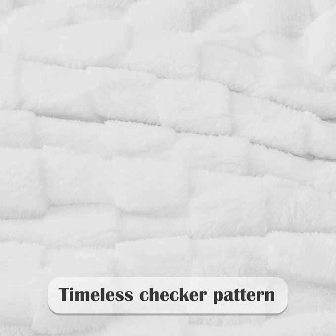 NEWCOSPLAY 3D Checkered Flannel Throw Blanket, White Checkered, 50"x70" | Super Soft Cute Lightweight Decorative Premium Silky Fleece Blanket for Couch Sofa Bed, Gift for Women Men, All Season Use