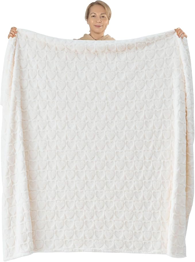 NEWCOSPLAY 3D Heart Checkered Flannel Twin Blanket, Off White, 60"x80" | Super Soft Cute Lightweight Decorative Premium Silky Fleece Blanket for Couch Sofa Bed, Gift for Women Men, All Season Use