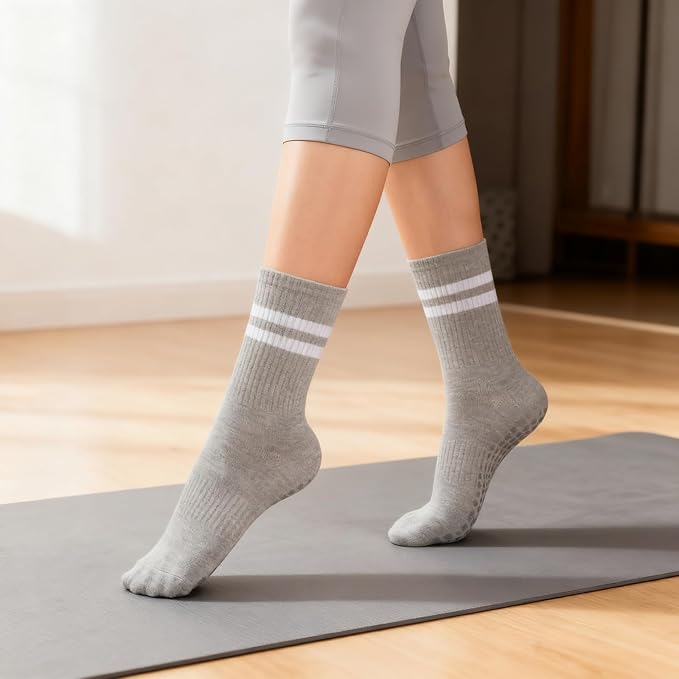 loudashuaiqi Grip Pilates Socks Non Slip Athletic Yoga Socks with Grips for Women Grippy socks for Hospital Workout Barre