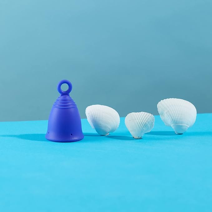Peachlife Silicone Ring Menstrual Cup with Loop Pull Stem Handle - Reusable for 10 Years - Medium Size, Extra Firm Peachcup
