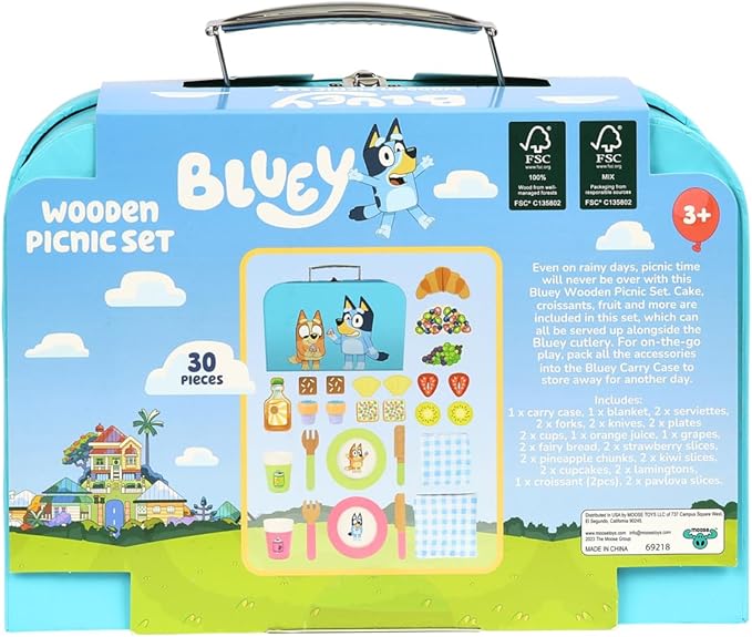 8th Wonder Wooden Bluey Toys Picnic Carrying Case, 30-Piece Picnic Basket Toy with Cutlery and Food Accessories, Outdoor Food Toys for Kids of Ages 3+
