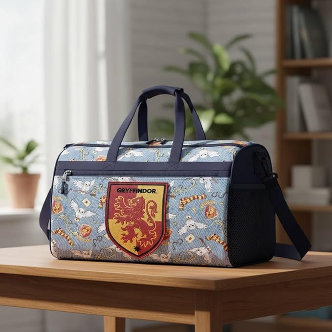 Harry Potter Kids Duffle Bag 16.5" – Travel & Sports Bag with Zipper Pocket, Mesh Sides & Strap Gryffindor