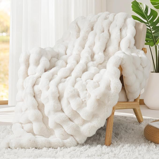 Luxury 1000GSM Rabbit Faux Fur Twin Blanket, Super Heavy Warm Cozy Beige Cream Blankets for Couch Bed Sofa, Ruched Plush Fuzzy Elegant Soft Reversible Mink Blanket for Living Room Bedroom