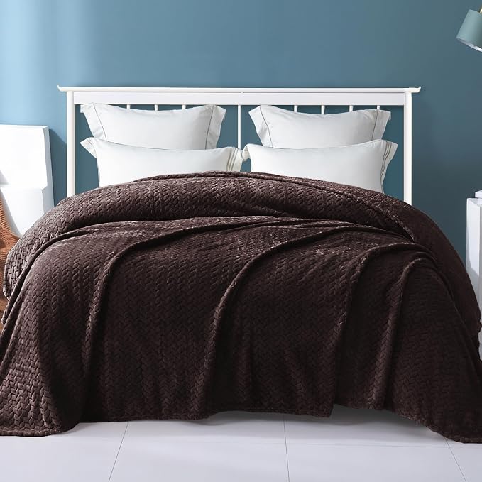 Exclusivo Mezcla Soft Fleece Bed Blanket Twin Size, 60”x80”, Coffee | Cozy Fluffy Lightweight Blankets for Summer, Decorative Plush Flannel Throws for Living room, Bedroom with Leaves Pattern