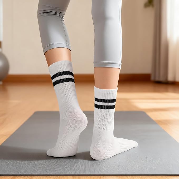loudashuaiqi Grip Pilates Socks Non Slip Athletic Yoga Socks with Grips for Women Grippy socks for Hospital Workout Barre