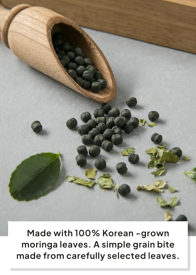 Korean Food Duruwel Moringa Grain Bites, Farm-Grown Leaves 25g x 10 Packs | Made with 100% Korean farm-grown moringa leaves in 10 individual packs for a convenient traditional grain snack.