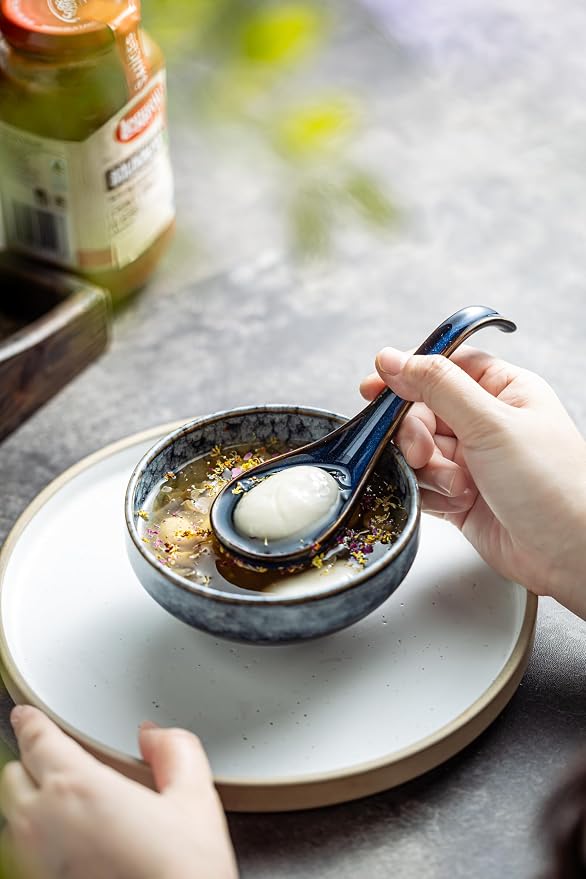 LYEOBOH Soup Spoons set of 6, Chinese Deep Soup Spoon - 6.5 inch Ceramic Korean Tablespoons for Ramen, Rice, Noodle, Asian Spoons with Deep Hook Design, Vintage Blue