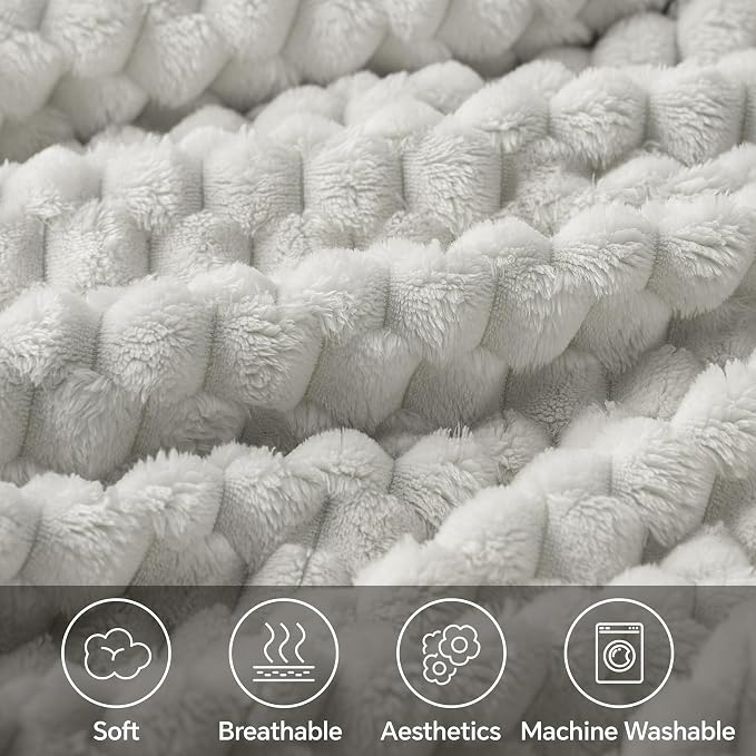 BEDELITE Light Grey Throw Blanket for Couch, Soft Gifts for Women, 50 * 60 | 3D Jacquard Decorative Fleece Blanket, Super Soft Plush Throws, Cute Birthday Gift for Women & Men, Suitable for All Seasons