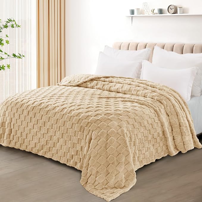 Exclusivo Mezcla 3D Checkered Fleece King Blanket for Bed, Camel | Super Soft and Cozy Fluffy Blanket, Lightweigh and Breathable Blanket for Living Room, Bedroom, Decor, All Season, 104"x90"