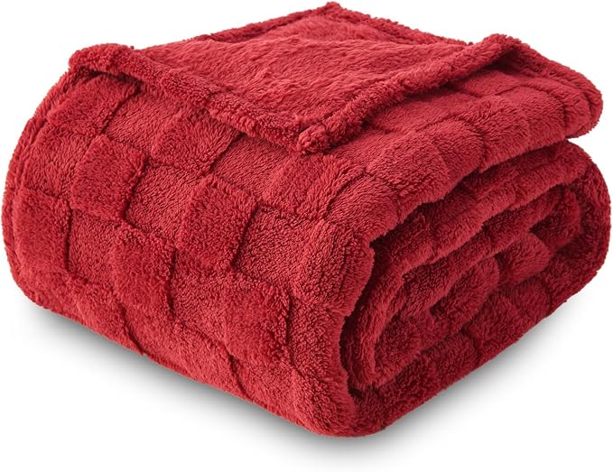 NEWCOSPLAY 3D Checkered Flannel King Blanket, Red Checkered, 90"x110" | Super Soft Cute Lightweight Decorative Premium Silky Fleece Blanket for Couch Sofa Bed, Gift for Women Men, All Season Use