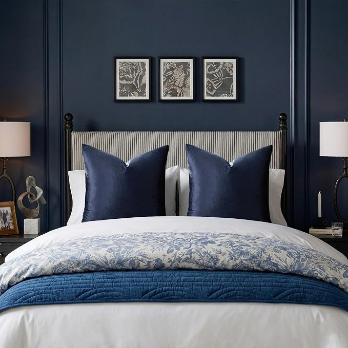 GIGIZAZA Navy Velvet Pillow Covers 22x22 Decorative Pillows Pack of 2 | Blue Throw Pillows for Couch Sofa,280gsm Soft Textured Fabric,Modern Square Pillowcases,Luxury Cushion Covers