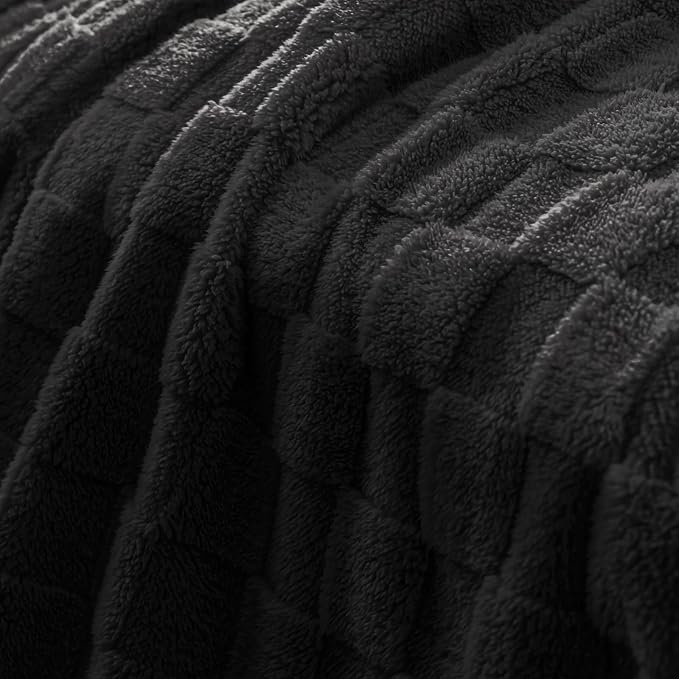 Exclusivo Mezcla 3D Checkered Fleece Throw Blanket for Couch, Black | Super Soft and Cozy Fluffy Throw, Lightweight and Breathable, Cute Fuzzy Blanket for Sofa, Home Decor, All Season, 50"x60"