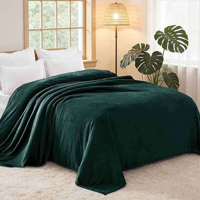 Exclusivo Mezcla Soft Fleece Blanket Twin Size for Bed, Forest Green | 60x80 Inches, Double-Sided Brushed Flannel, Lightweight Plush Cozy Blanket for Home Decor, All Season, Machine Washable