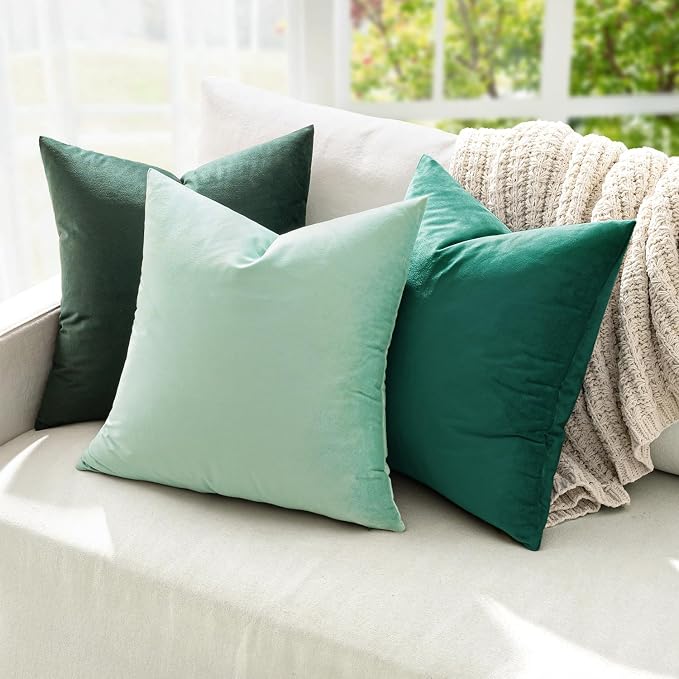 MIULEE Velvet Throw Pillow Covers 20x20 Inch Pack of 2 Green | Soft Solid Decorative Pillow Covers, Modern Luxury Home Decor, for Couch Chair Sofa Bedroom Livingroom