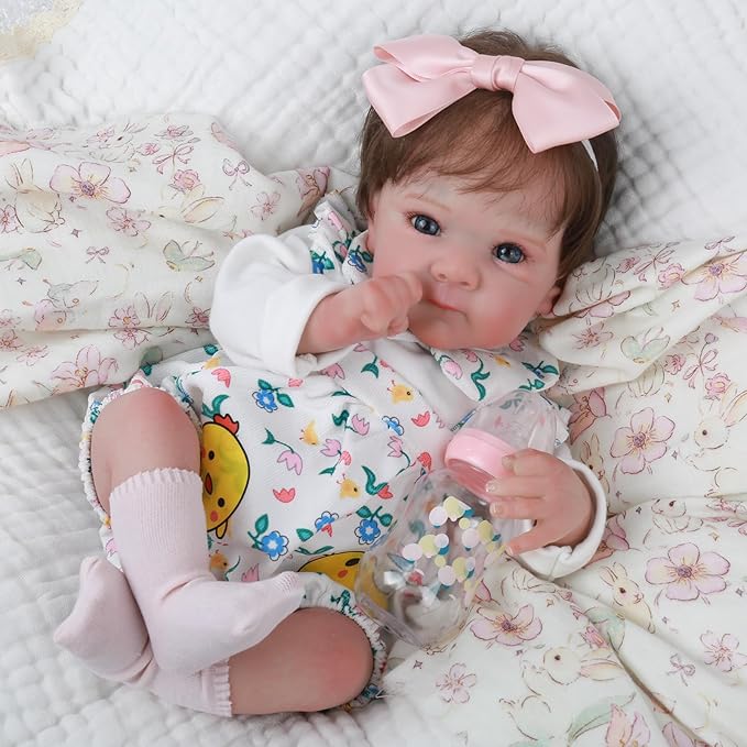 WOOROY Realistic Reborn Baby Dolls - 18 Inch Lifelike Newborn Baby Dolls Girl Real Life Soft Body Baby Doll Gift Toy with Feeding Accessories for Kids Age 3+