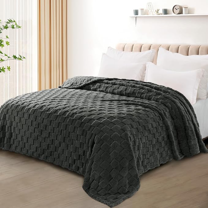 Exclusivo Mezcla 3D Checkered Fleece Queen Blanket for Bed, Dark Grey | Super Soft and Cozy Fluffy Blanket, Lightweight, Breathable, Decorative Blanket for Living Room, Bedroom, All Season, 90"x90"