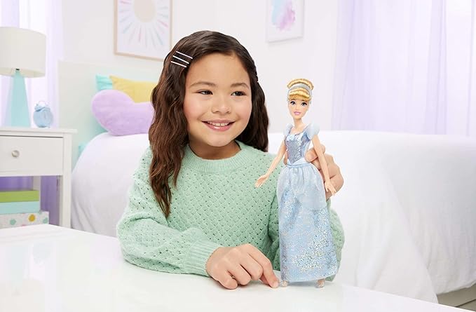 Mattel Disney Princess Cinderella Doll in Sparkling Fashion with Removable Skirt, Headband and Shoes, Posable & Collectible, Inspired by Movie