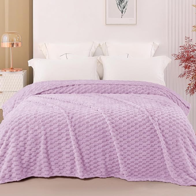 Exclusivo Mezcla 3D Fleece Queen Size Blanket for Bed, Lilac Purple | Extra Soft Fuzzy Plush Lightweight Bed Blankets, Cozy Fluffy Decorative Blankets for All Seasons, 90x90 Inches