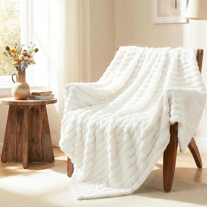 HIMEET Off White King Blanket for Bed, 300GSM Ribbed Fleece, 108 x 90 in | Ultra Soft Flannel, All-Season Lightweight Warmth, Generous Bed Coverage & Home Decor, Gift for Men & Women, Machine Washable