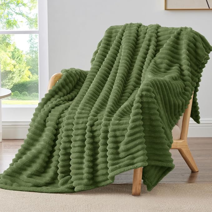 BEDELITE Ribbed Fleece Throw Blanket for Couch, Moss, 50"x60" | Ultra-Soft Plush Fleece, Cozy, Warm Yet Lightweight, Ribbed Texture, Home Decor, Machine Washable, Giftable, All-Season Use
