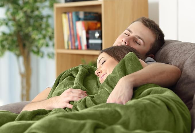 Utopia Bedding Ultra Soft Fleece Bed Blanket Twin Size Olive (60x80 Inches) | Microfiber Plush Warm Lightweight Breathable Cozy Blanket Anti-Static, All Season Use, Gift for Women and Men