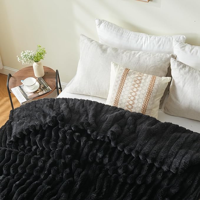 NEWCOSPLAY Super Soft Queen Blanket Black Premium Silky Flannel Fleece 3D Ribbed Jacquard Lightweight Bed Blanket All Season Use (Black Ribbed, Queen(90"x90"))