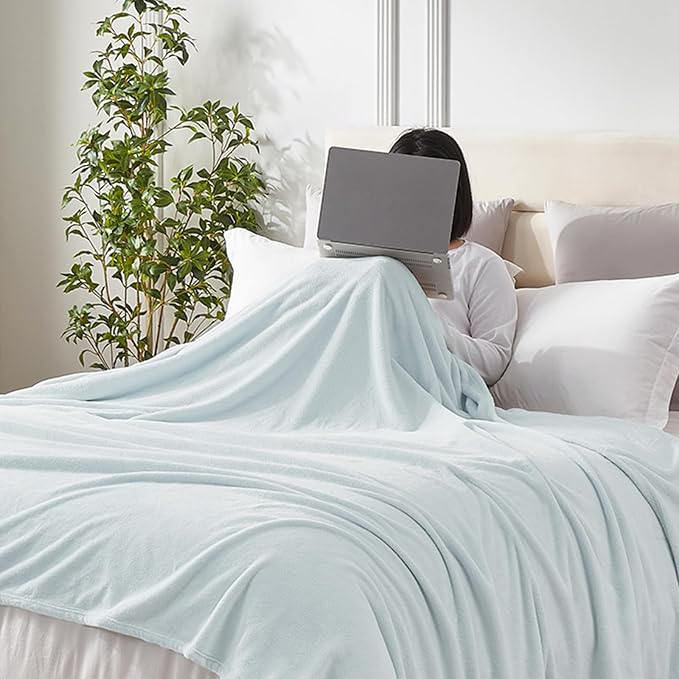 Hansleep Throw Ice Blue Fleece Blanket, Soft Flannel Bed Blanket | Fuzzy Cozy Blanket 50x60 Inches, Multi-use for Bed, Sofa, Couch, Travel, Camping, All Season Warm Lightweight Cover