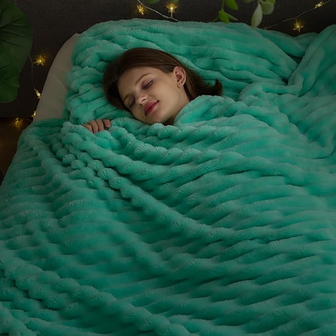 NEWCOSPLAY Super Soft Queen Blanket Aqua Premium Silky Flannel Fleece 3D Ribbed Jacquard Lightweight Bed Blanket All Season Use (Aqua Ribbed, Queen(90"x90"))