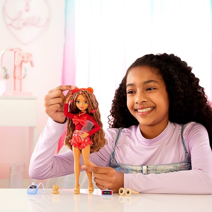 Barbie Dream Besties Playset, Teresa Posable Fashion Doll with Brown Hair & Hairstyling Clips, 10 Video Game-Themed Accessories
