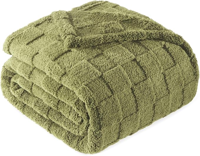 Exclusivo Mezcla 3D Checkered Fleece Queen Blanket for Bed, Olive Green | Super Soft and Cozy Fluffy Blanket, Lightweight, Breathable, Decorative Blanket for Living Room, Bedroom, All Season, 90"x90"