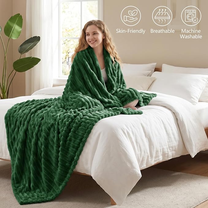 Dark Green Twin Blanket for Bed & Couch, 60 x 80 Inch | 300GSM Ribbed Fleece Blanket, Soft, Cozy & Lightweight, OEKO-TEX Certified, All-Season Use for Travel, Dorm & Home Decor