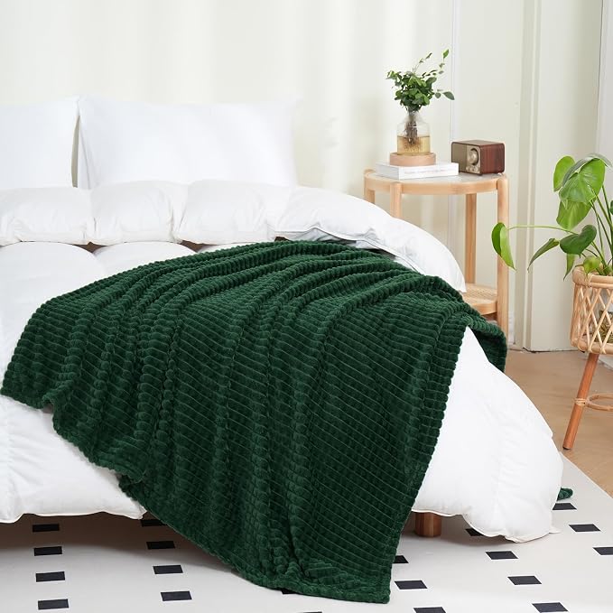 Puncuntex Fleece Throw Blanket Dark Green 50"×60" with Square Grid Design | Super Soft Plush Cozy Flannel Throw Blanket Luxury for Couch Sofa Chair