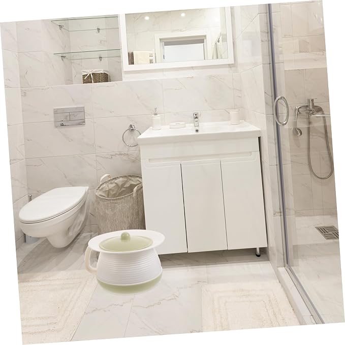 1pc Portable Handheld Potty for Adults Sturdy Spittoon with Cover for Elderly Use Urine Storage Pot for Home and Travel Convenient Design for Bedroom and Camping
