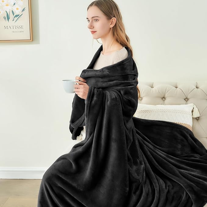 BEDELITE Fleece Blanket Soft Plush Throw for Couch Black 50"x70" | Ultra Soft Fleece, Plush Microfiber, Lightweight Warmth, All Season Comfort, Fade Resistant, Machine Washable, Couch Sofa Bed