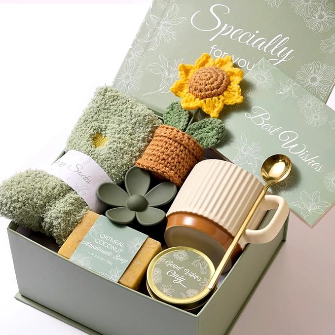 8PCS Birthday Gifts Box for Women Care Package Baskets for Women Hug in a Box Self Care Get Well Soon Gift Set for Mom Wife Girlfriend Sister Friends (Green)