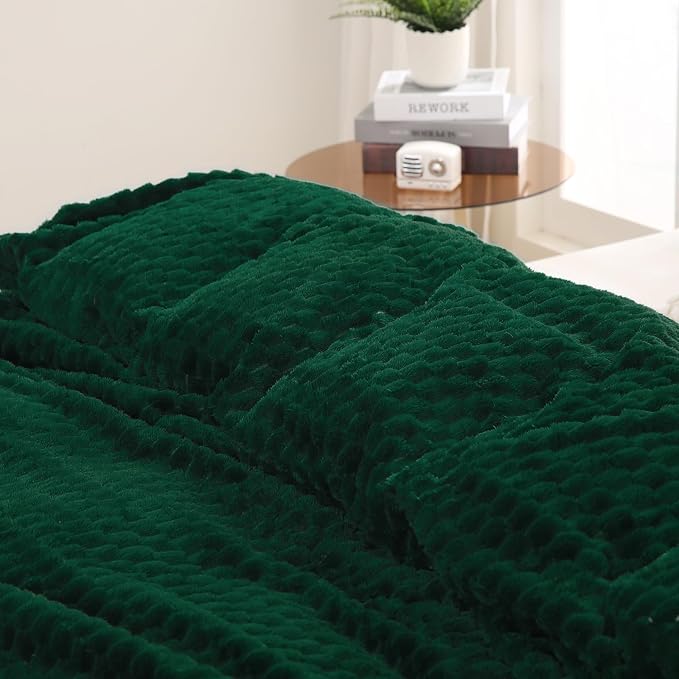 Dark Hunter Green Throw Blanket 50"×60" Fuzzy 3D Jacquard Decorative | Flannel Fleece Super Soft Plush Cozy Blanket for Couch Sofa Chair Lightweight