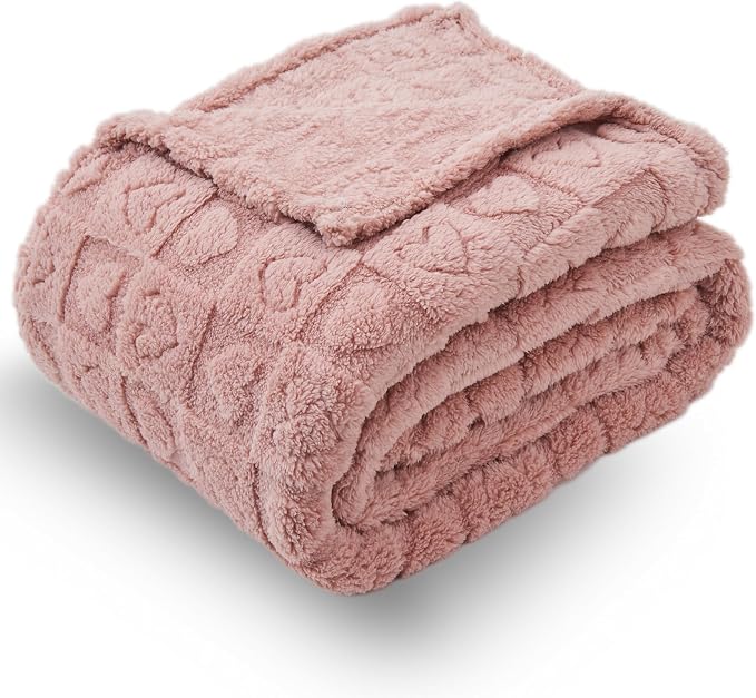 NEWCOSPLAY 3D Heart Checkered Flannel Twin Blanket, Pink Heart, 60"x80" | Super Soft Cute Lightweight Decorative Premium Silky Fleece Blanket for Couch Sofa Bed, Gift for Women Men, All Season Use