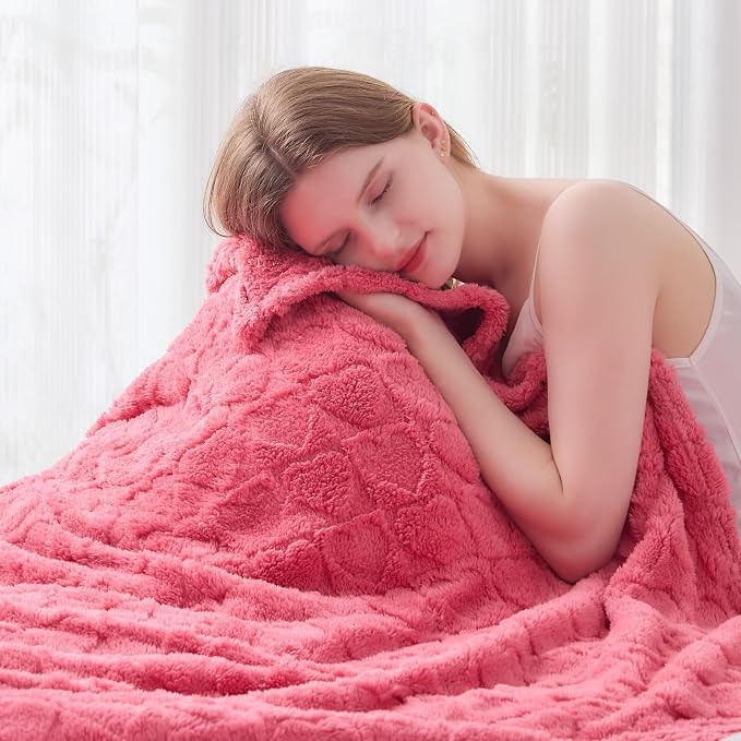 NEWCOSPLAY 3D Heart Checkered Flannel Throw Blanket, Coral Pink, 50"x70" | Super Soft Cute Lightweight Decorative Premium Silky Fleece Blanket for Couch Sofa Bed, Gift for Women Men, All Season Use