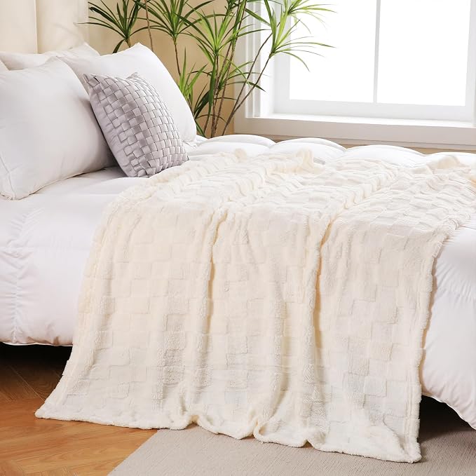 White Fleece Throw Blanket 50”×70”Checkered Design for Couch Sofa | Super Soft Cozy Plush Microfiber 3D Square Pattern Flannel Blanket for Bed Lightweight for Adults,Women