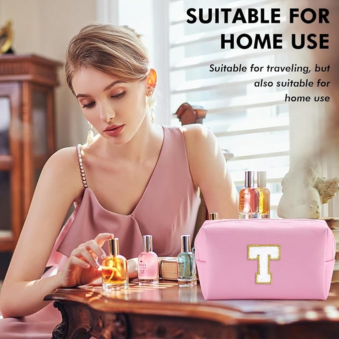 URSKYTOUS Initial Preppy Makeup Bag for Women Teen Girls Travel Small Cosmetic Bag Cute Pink Personalized Preppy Makeup Pouch Zippered Toiletry Bag Organizer PU Leather Aesthetic Makeup Bag（T）