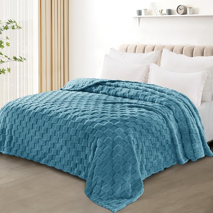 Exclusivo Mezcla 3D Checkered Fleece King Blanket for Bed, Slate Blue | Super Soft and Cozy Fluffy Blanket, Lightweigh and Breathable Blanket for Living Room, Bedroom, Decor, All Season, 104"x90"