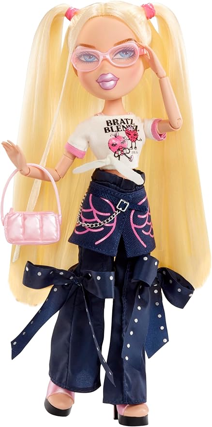 Bratz Stylin' Cloe Fashion Doll with Customizable T-Shirt for You and Accessories