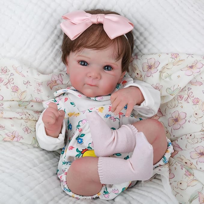 WOOROY Realistic Reborn Baby Dolls - 18 Inch Lifelike Newborn Baby Dolls Girl Real Life Soft Body Baby Doll Gift Toy with Feeding Accessories for Kids Age 3+