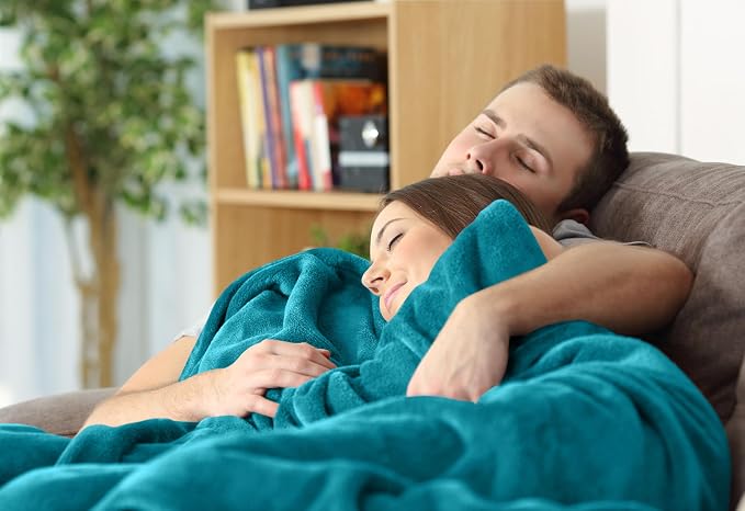 Utopia Bedding Soft Fleece Bed Blanket King Size Turquoise (90x102 Inch) | Microfiber Plush Warm Lightweight Breathable Cozy Blanket Anti-Static, All Season Use, Gift for Women and Men