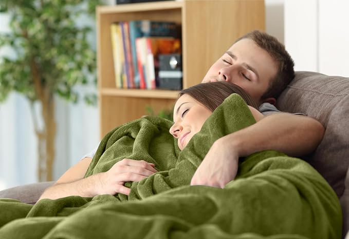 Utopia Bedding Ultra Soft Fleece Bed Blanket Full Size Olive (90x84 Inches) | Microfiber Plush Warm Lightweight Breathable Cozy Blanket Anti-Static, All Season Use, Gift for Women and Men