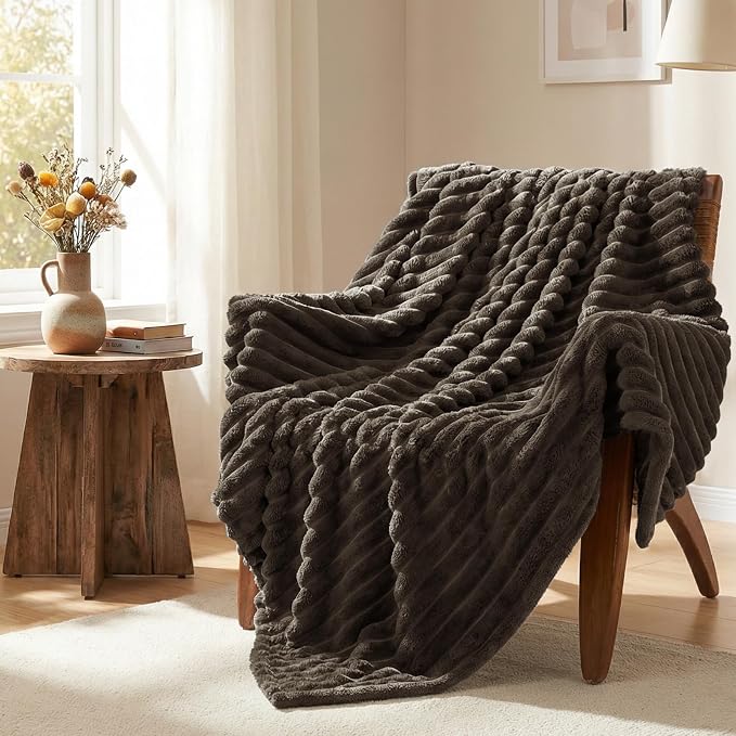 HIMEET Brown Oversized Throw Blanket, 300GSM Ribbed Fleece, 50 x 70 Inches | Ultra Soft Flannel, All-Season Lightweight Warmth, Extra Coverage for Couch Lounging, Home Room Decor, Machine Washable