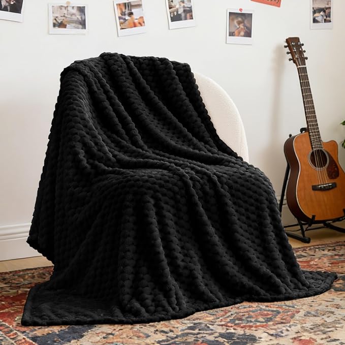 BEDELITE Black Large Throw Blanket for Couch, Cozy Gifts for Women, 50 * 70 | 3D Jacquard Decorative Fleece Blanket, Super Soft Plush Throw, Cute Birthday Gift for Women & Men, Suitable for All Seasons