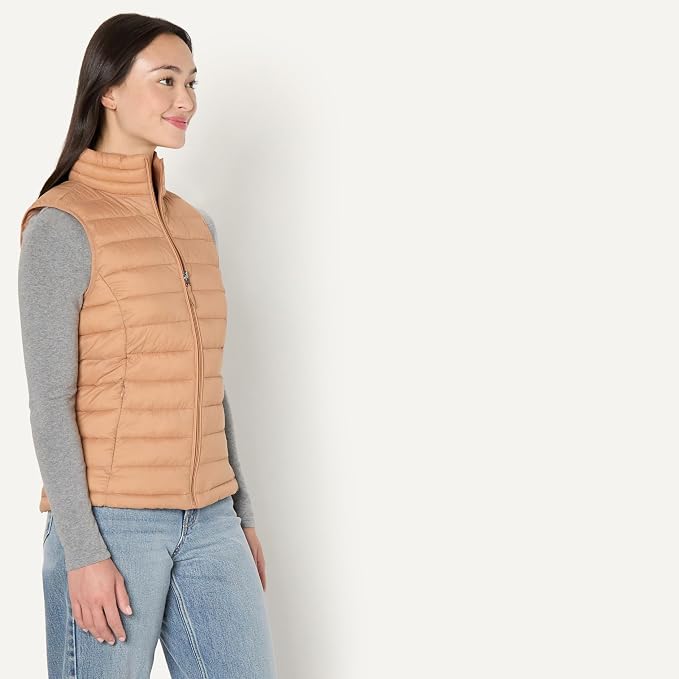 Amazon Essentials Women's Lightweight Water-Resistant Packable Puffer Vest