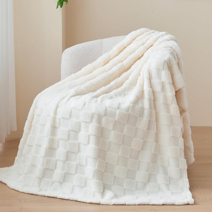 NEWCOSPLAY 3D Checkered Flannel Twin Blanket, Ivory Checkered, 60"x80" | Super Soft Cute Lightweight Decorative Premium Silky Fleece Blanket for Couch Sofa Bed, Gift for Women Men, All Season Use
