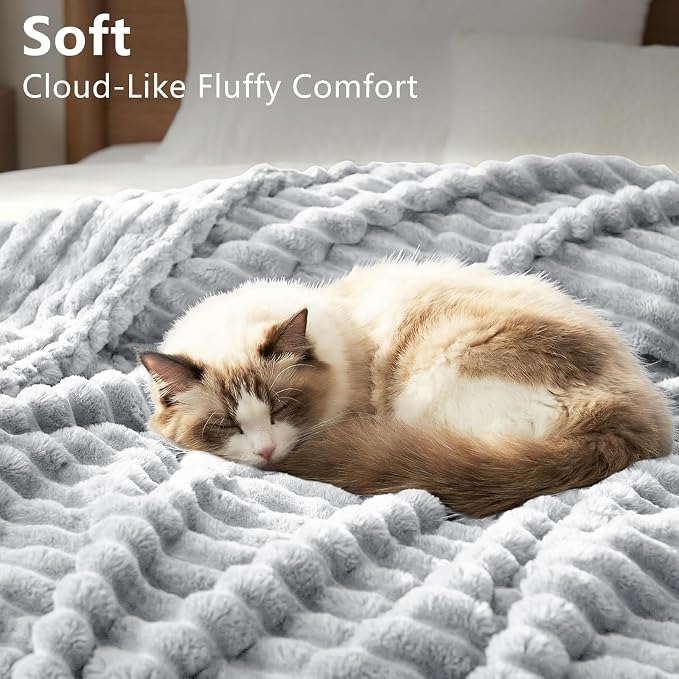 HIMEET Light Grey Oversized Throw Blanket, 300GSM Ribbed Fleece, 50 x 70 in | Ultra Soft Flannel, All-Season Lightweight Warmth, Extra Coverage for Couch Lounging, Home Room Decor, Machine Washable